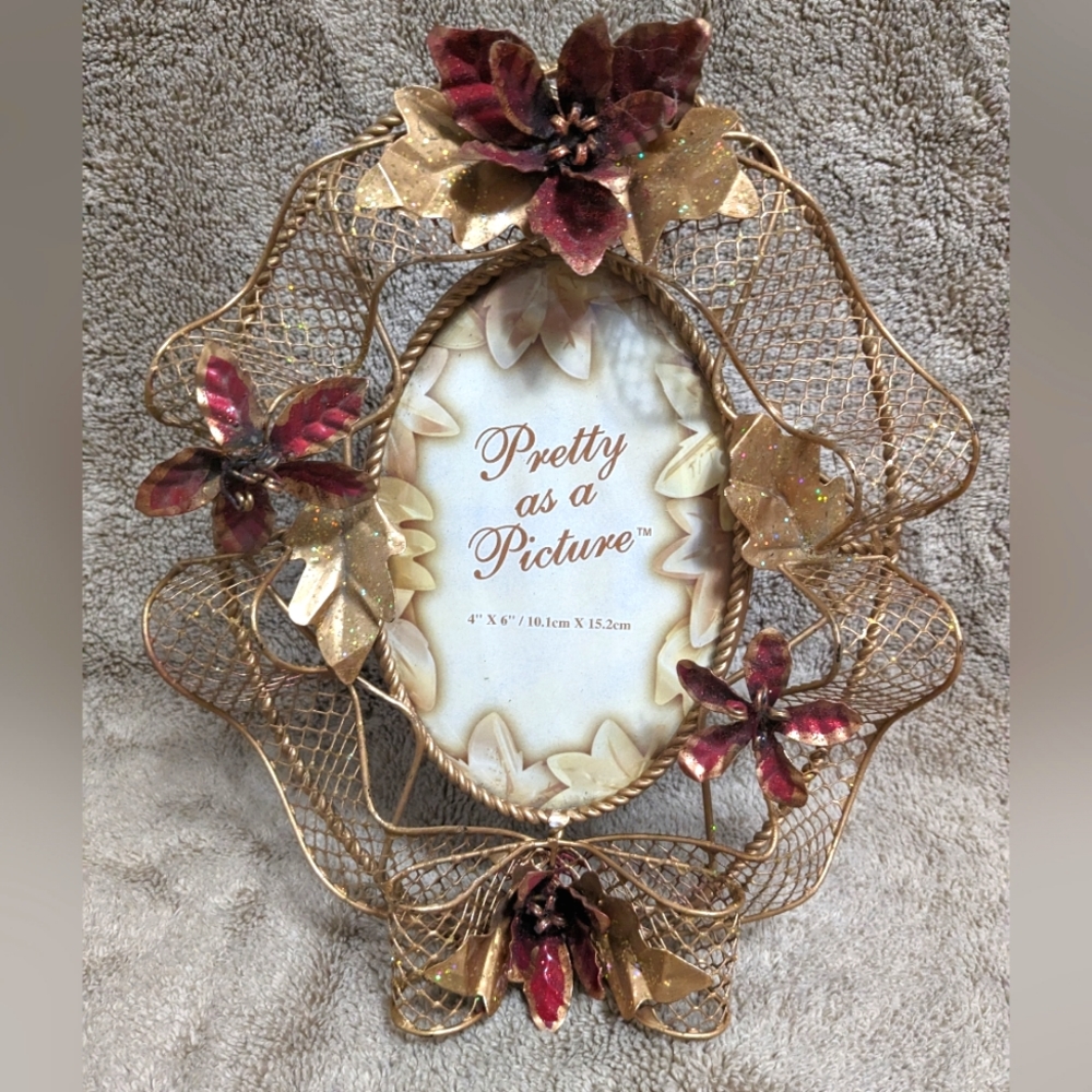 "Pretty as a picture" set of decorative picture frames